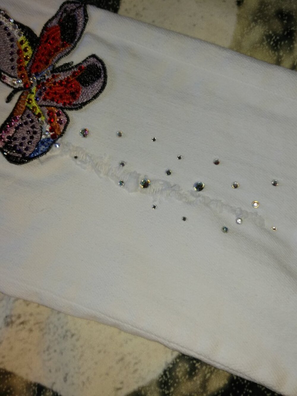 Boston Proper Distressed Butterfly Patch Embellished White Jeans Sz.0 - Picture 5 of 13